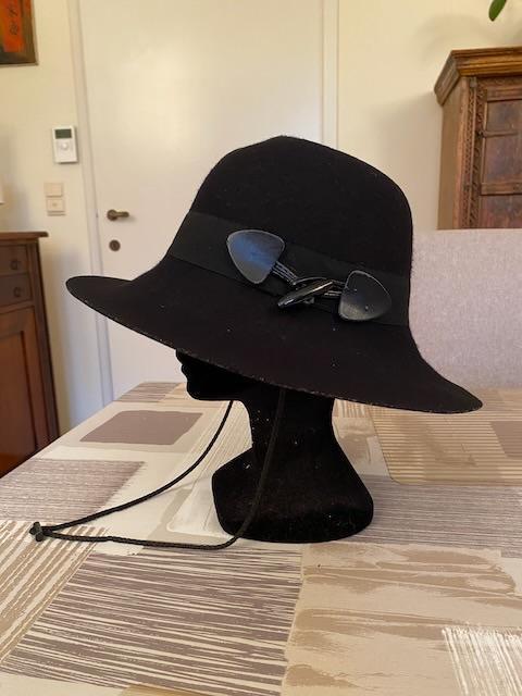 Chapeau noir laine feutrée, Made in Italy, taille 56-57, Kleding | Dames, Hoeden en Petten, Zo goed als nieuw, Hoed, 56 of 57 cm (M, 7 of 7⅛ inch)