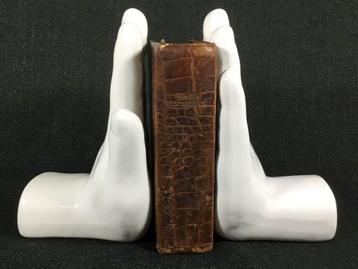 Duwende handen Vintage set keramieken boekensteunen  beschikbaar voor biedingen