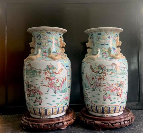 GREAT COUPLE OF THE FAMILY ROSE WITH NANKING’S WAR  MOTIF, Antiquités & Art, Antiquités | Porcelaine