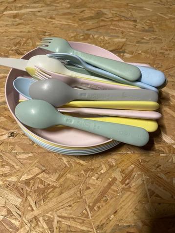 Kinderbordjes en -bestek IKEA  beschikbaar voor biedingen