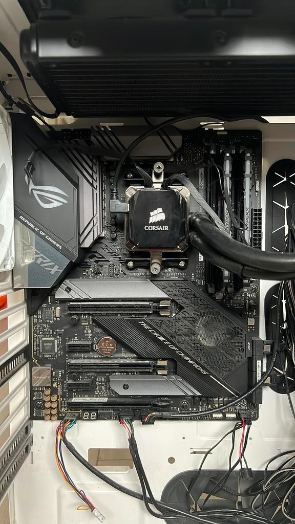 AMD 5600x + 32GB RAM + Asus ROG X570 + AIO waterkoeling, Computers en Software, Moederborden, Zo goed als nieuw, AMD, DDR4, Ophalen