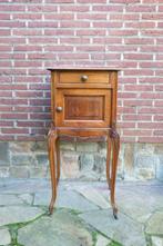 Table de chevet ancienne, Ophalen, Hout, Minder dan 45 cm, 70 cm of meer