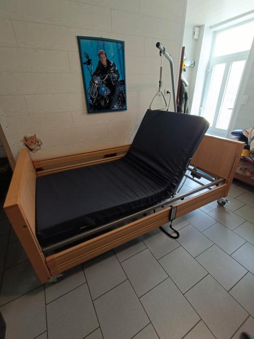 Lit médical médicalisé électrique comme à l'hôpital (nickel, Diversen, Verpleegmiddelen, Ophalen