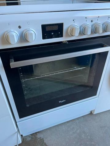 Cuisiniere Whirlpool four + taque de cuisson integrés beschikbaar voor biedingen