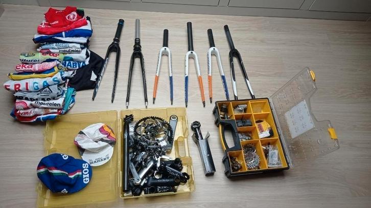 Racefiets onderdelen + retro wielerkleding en petjes”, Fietsen en Brommers, Fietsaccessoires | Overige Fietsaccessoires, Gebruikt