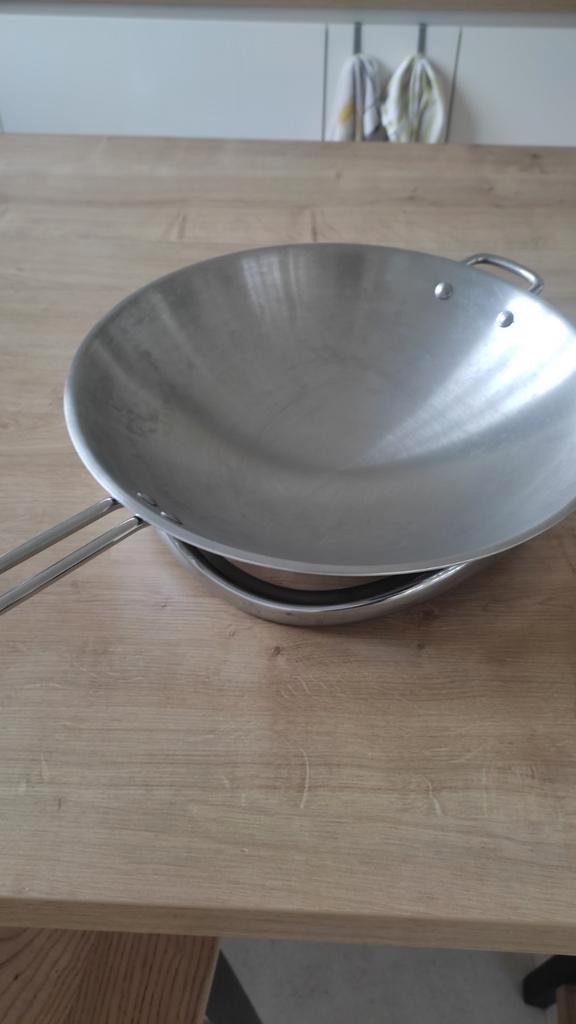 Fusion wok Aeg pour taque induction, Huis en Inrichting, Keuken | Potten en Pannen, Gebruikt, Wok, Ophalen