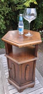 Barkastje, bar, bijzettafel, nachttafel, Ophalen