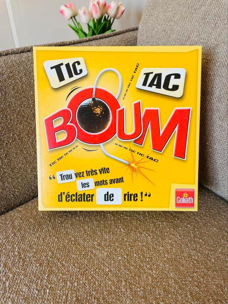 💣 Tic Tac Bomb - Vind snel woorden voor de explosie!, Hobby en Vrije tijd, Gezelschapsspellen | Kaartspellen, Zo goed als nieuw