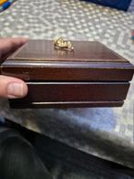 Vintage houten juwelenkistje met goudkleurige roos erop, Ophalen of Verzenden, Zo goed als nieuw