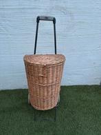 Handgemaakte rieten caddy - winkelwagen - trolley, Ophalen, Gebruikt, Riet, Mand
