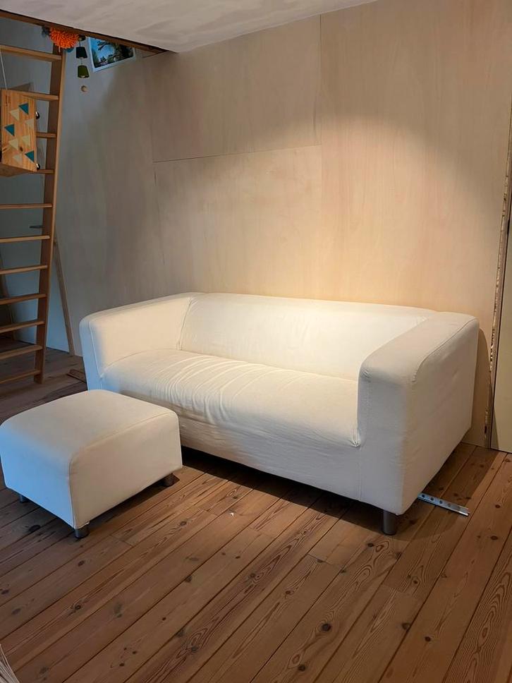 Klippan zetel met poef, Huis en Inrichting, Zetels | Zetels en Chaises Longues, Gebruikt, Tweepersoons, 150 tot 200 cm, 75 tot 100 cm