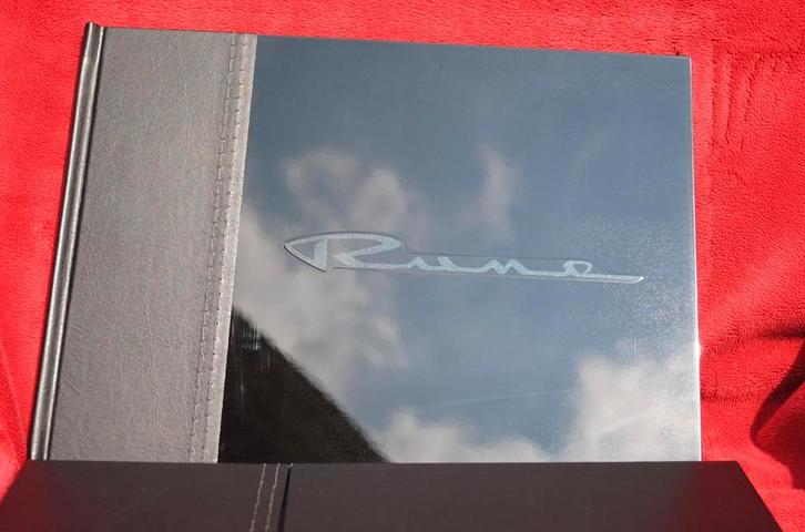 Nearly NEW and RARE Limited 1st Edition valkyrie Honda Rune, Motoren, Accessoires | Overige, Zo goed als nieuw, Verzenden