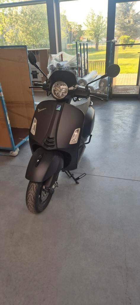 VESPA GTS 300HPE NOTTE, Motoren, Motoren | Piaggio, Particulier, Ophalen