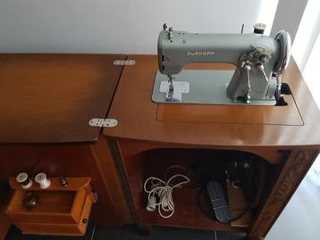 naaimachine beschikbaar voor biedingen