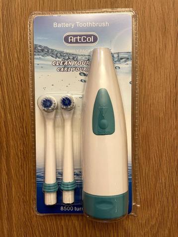 Elektrische tandenborstel met 2 opzetborstels (nieuw)