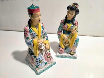 2 Chinese beeldjes beschikbaar voor biedingen