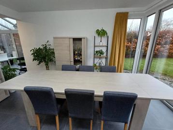 Salle à manger complète beschikbaar voor biedingen