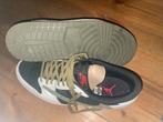 NIKE AIR JORDAN 1 LOW TRAVIS SCOTT  OLIVE, Ophalen of Verzenden, Zo goed als nieuw