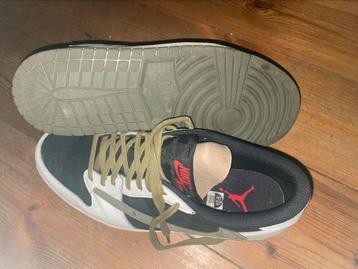 NIKE AIR JORDAN 1 LOW TRAVIS SCOTT  OLIVE beschikbaar voor biedingen