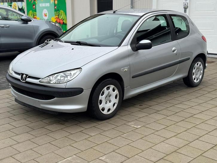 PEUGEOT 206 / BON ÉTAT !, Autos, Peugeot, Particulier, ABS, Airbags, Bluetooth, Ordinateur de bord, Verrouillage central, Rétroviseurs électriques