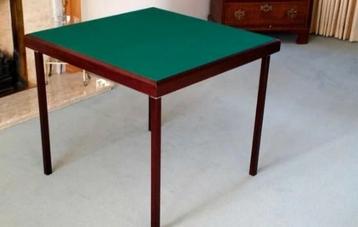 De Luxury Bridge Card Table is een opvouwbare kaarttafel met beschikbaar voor biedingen
