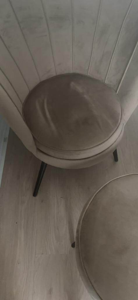 Te koop een master stoel met bijhorende poef, Huis en Inrichting, Stoelen, Zo goed als nieuw, Ophalen