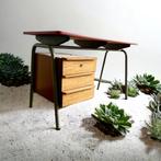 Bureau industriel vintage avec plateau en formica TUBAX, Antiquités & Art, Antiquités | Meubles | Tables, Enlèvement ou Envoi