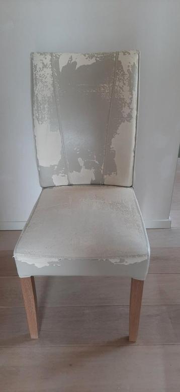 Gratis - 2 stoelen beschikbaar voor biedingen