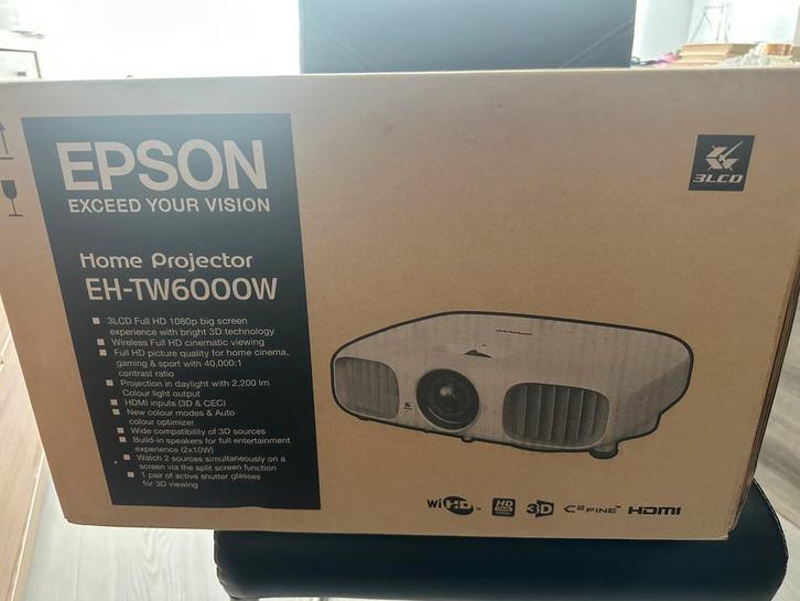Vidéo projecteur Epson full HD/ 3D technologie / 2200 lumens, Audio, Tv en Foto, Beamers, Nieuw, Ophalen of Verzenden