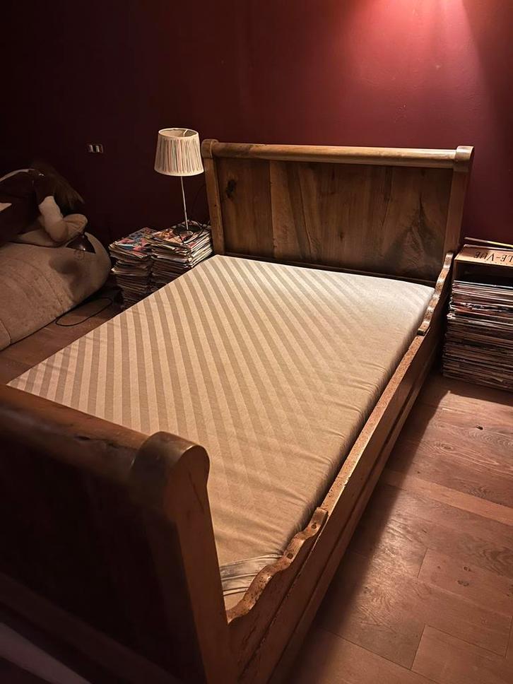 Magnifique lit ancien dans un beau bois., Maison & Meubles, Chambre à coucher | Lits, Utilisé, Deux personnes, Bois, Enlèvement