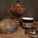 Vintage wereldbol met bar. Muziek doos en tabakspot, Huis en Inrichting, Woonaccessoires | Wereldbollen, Verzenden, Gebruikt