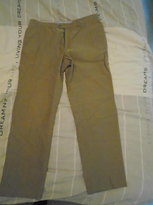 Stijlvolle beige broek Massimo Dutti maat 50 in goede staat, Kleding | Heren, Broeken en Pantalons, Gedragen, Maat 48/50 (M), Beige