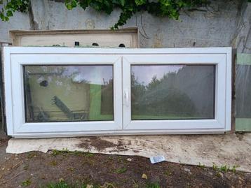 Lucarne de fenêtre blanche, Bricolage & Construction, Double vitrage, 160 cm ou plus, Fenêtre de façade ou Vitre, Enlèvement