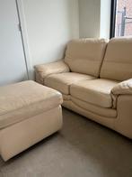 Beige leren tweezit + poef, Huis en Inrichting, Ophalen, Gebruikt, Tweepersoons