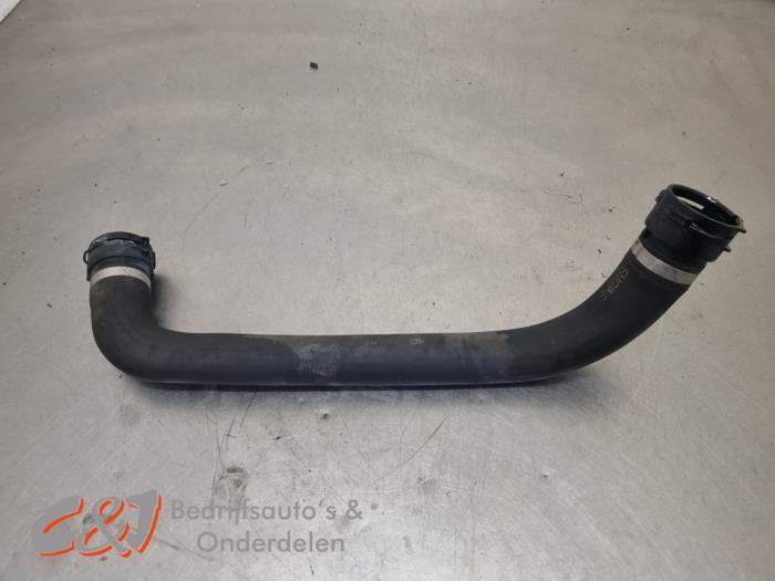 Tuyau radiateur d'un Mercedes Vito, Autos : Pièces & Accessoires, Climatisation & Chauffage, Mercedes-Benz, Utilisé, 3 mois de garantie