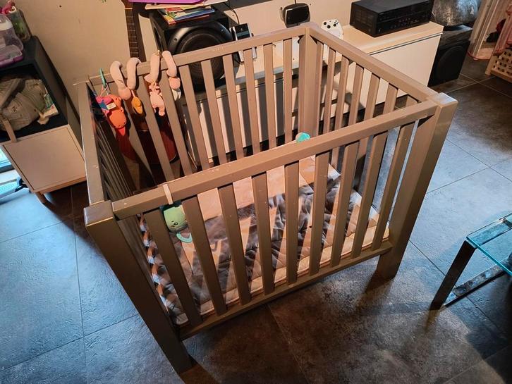 Parc pour bébés QUAX, Enfants & Bébés, Parcs, Comme neuf, Réglable en hauteur, Enlèvement