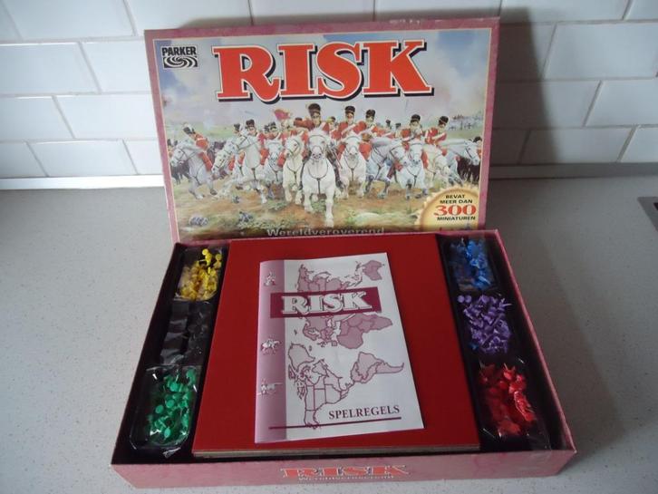 RISK van Parker in Nieuwe staat en compleet !, Hobby en Vrije tijd, Gezelschapsspellen | Bordspellen, Zo goed als nieuw, Een of twee spelers