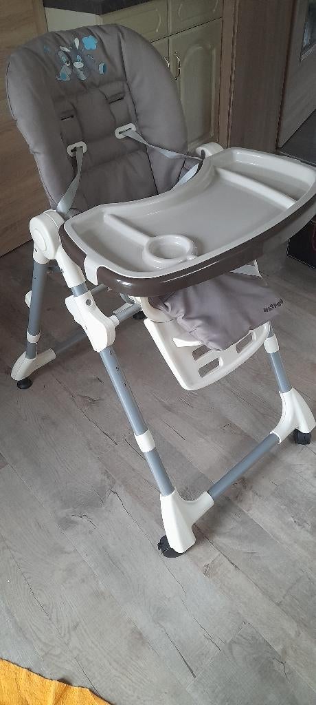 Table haute pour bébé, Enfants & Bébés, Enlèvement, Comme neuf, Chaise de table, Ceinture(s)