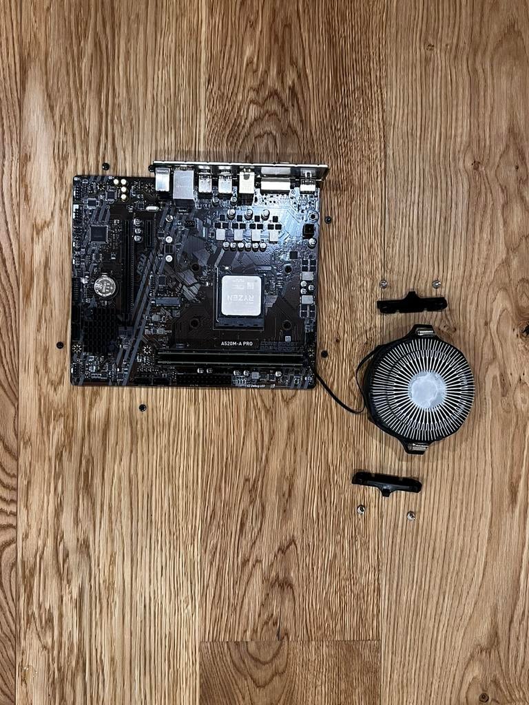 Processeur, RAM et carte mère, Ophalen of Verzenden, Zo goed als nieuw, 8-core, 3 tot 4 Ghz