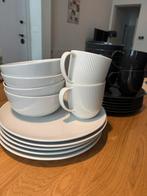 Ensemble double d'assiettes/bols/tasses, Maison & Meubles, Enlèvement, Assiettes(s)