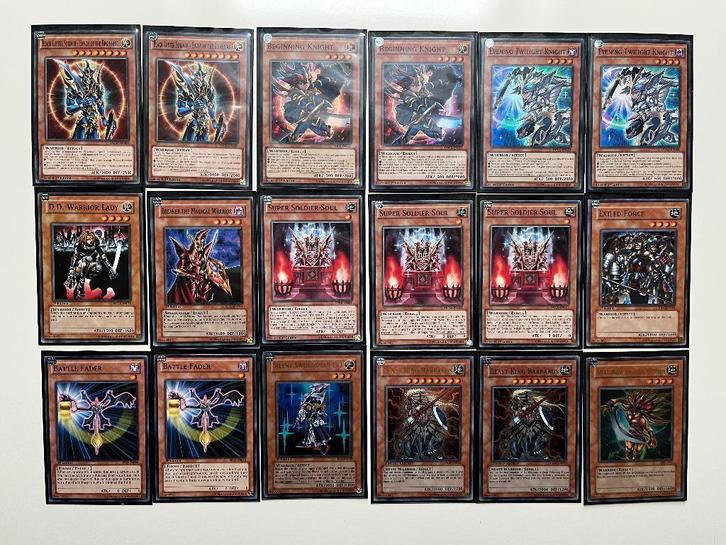 Yugioh - 77 cartes + boîte à cartes, Hobby & Loisirs créatifs, Jeux de cartes à collectionner | Yu-gi-Oh!, Comme neuf, Plusieurs cartes