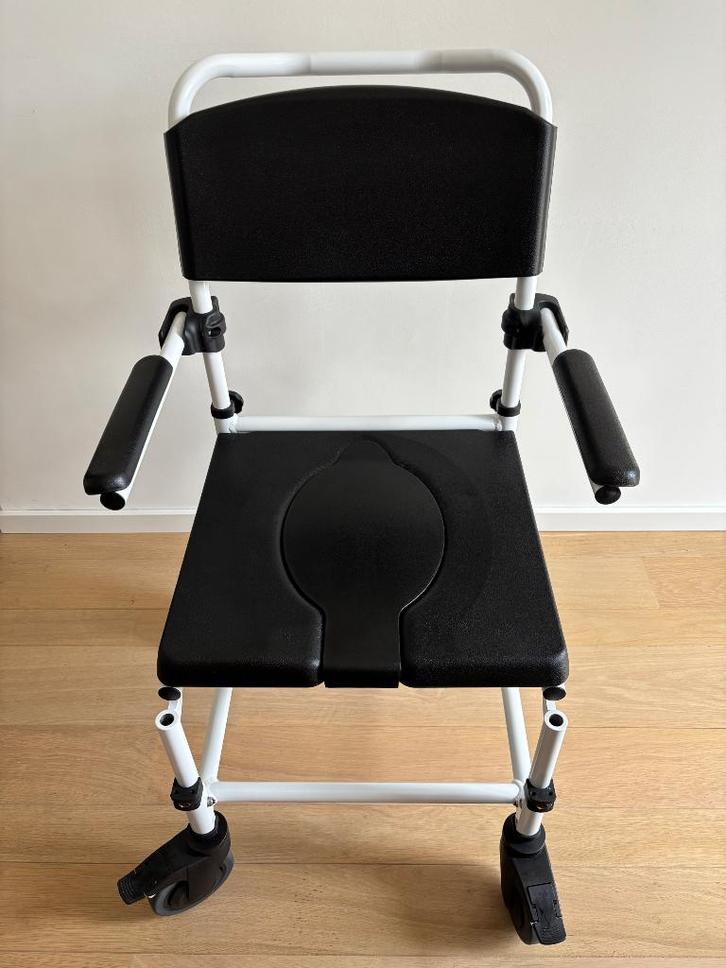 Douche-/toilet rolstoel, Diversen, Verpleegmiddelen, Nieuw, Ophalen