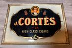 Panneau publicitaire en glacoid Cortès cigares 1954, Collections, Enlèvement ou Envoi, Comme neuf, Panneau publicitaire