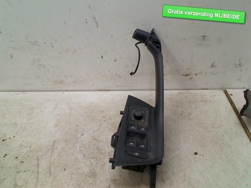 PORTIERGREEP BINNEN LINKS VOOR Passat Variant (3G5), Gebruikt, Voor, De Bloemendaal 21 21
5221 EB  'S HERTOGENBOSCH, NL, Info@123Parts.nl