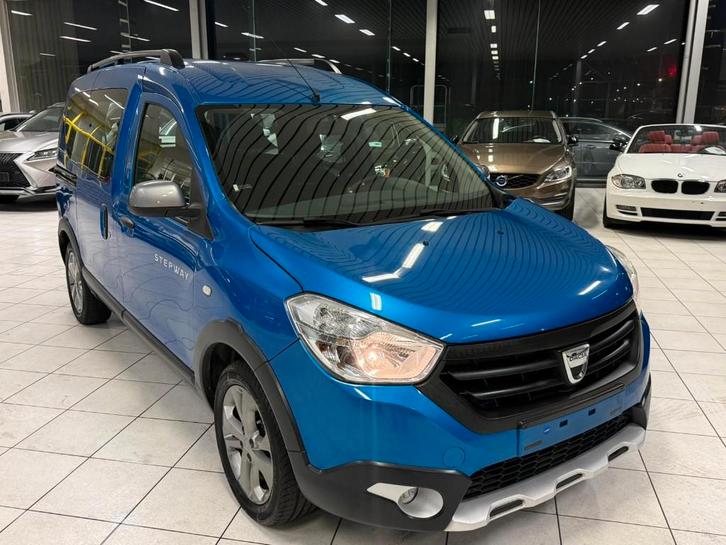 Dacia Dokker StepWay 1.2i 85kW Euro 6b jaar 2015 51.000 km, Auto's, Dacia, Bedrijf, Dokker, Airconditioning, Bluetooth, Elektrische buitenspiegels