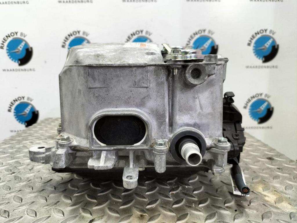 TOYOTA YARIS Yaris Dynamic EV / HYBRIDE INVERTER 2016, Ophalen of Verzenden, Gebruikt, Stiba lid