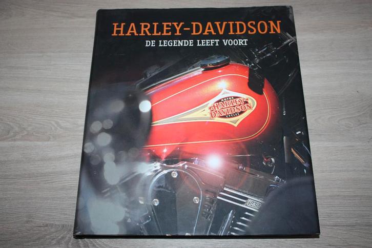 Boek , Harley Davidson , De legende leeft voort, Boeken, Motoren, Zo goed als nieuw, Merk of Model, Ophalen of Verzenden