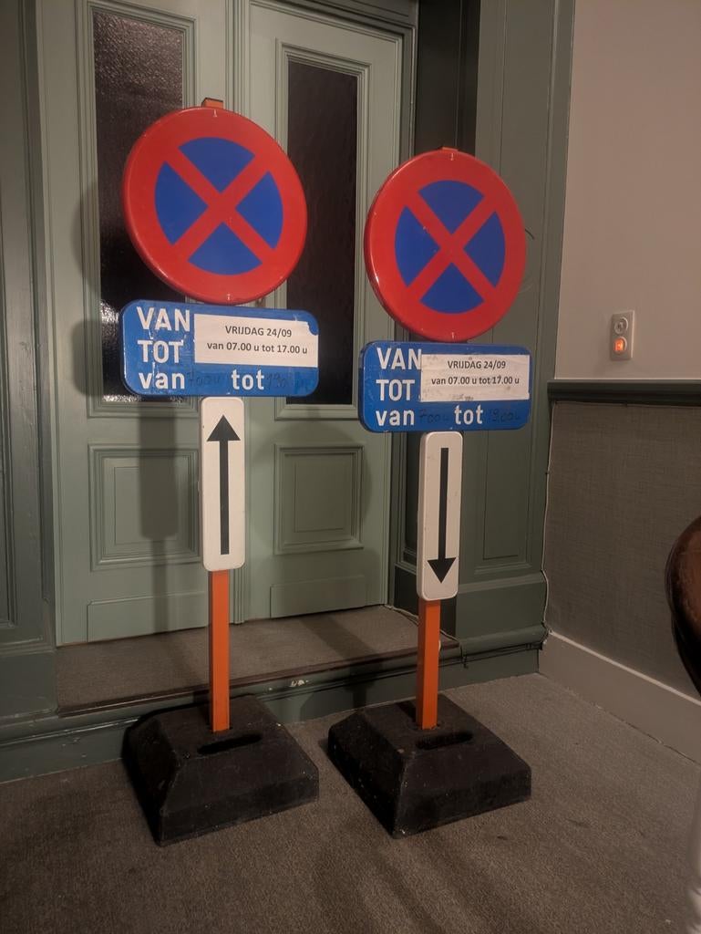 Set E3 parkeersborden met voet, Verzamelen, Automaten | Overige, Ophalen