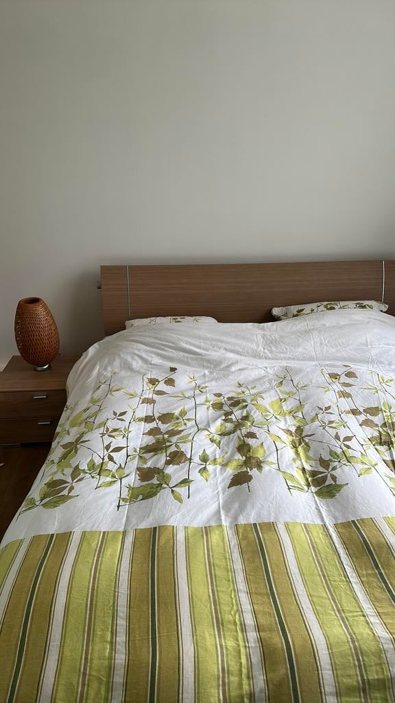 Bedframe met twee nachtkastjes, Maison & Meubles, Chambre à coucher | Chambres à coucher complètes, Enlèvement ou Envoi, Comme neuf