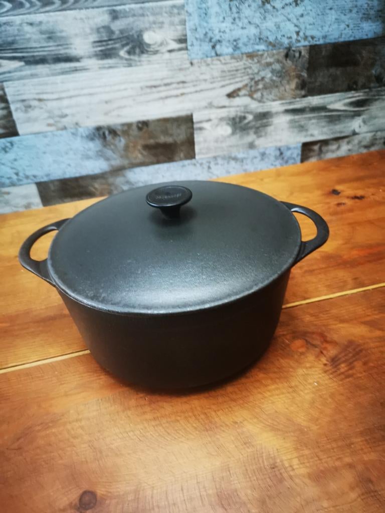 Cousances Le creuset 24, Maison & Meubles, Cuisine | Casseroles & Poêles, Enlèvement ou Envoi